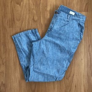 Chambray GAP Girlfriend Khaki’s